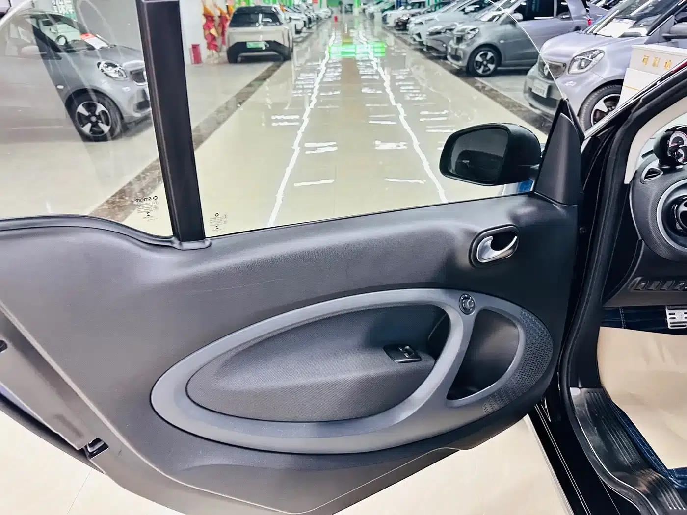 2018 Smart Fortwo 0.9T 66kW Hardtop Pioneer Edition (National V Emission Standard) — миниатюра 17