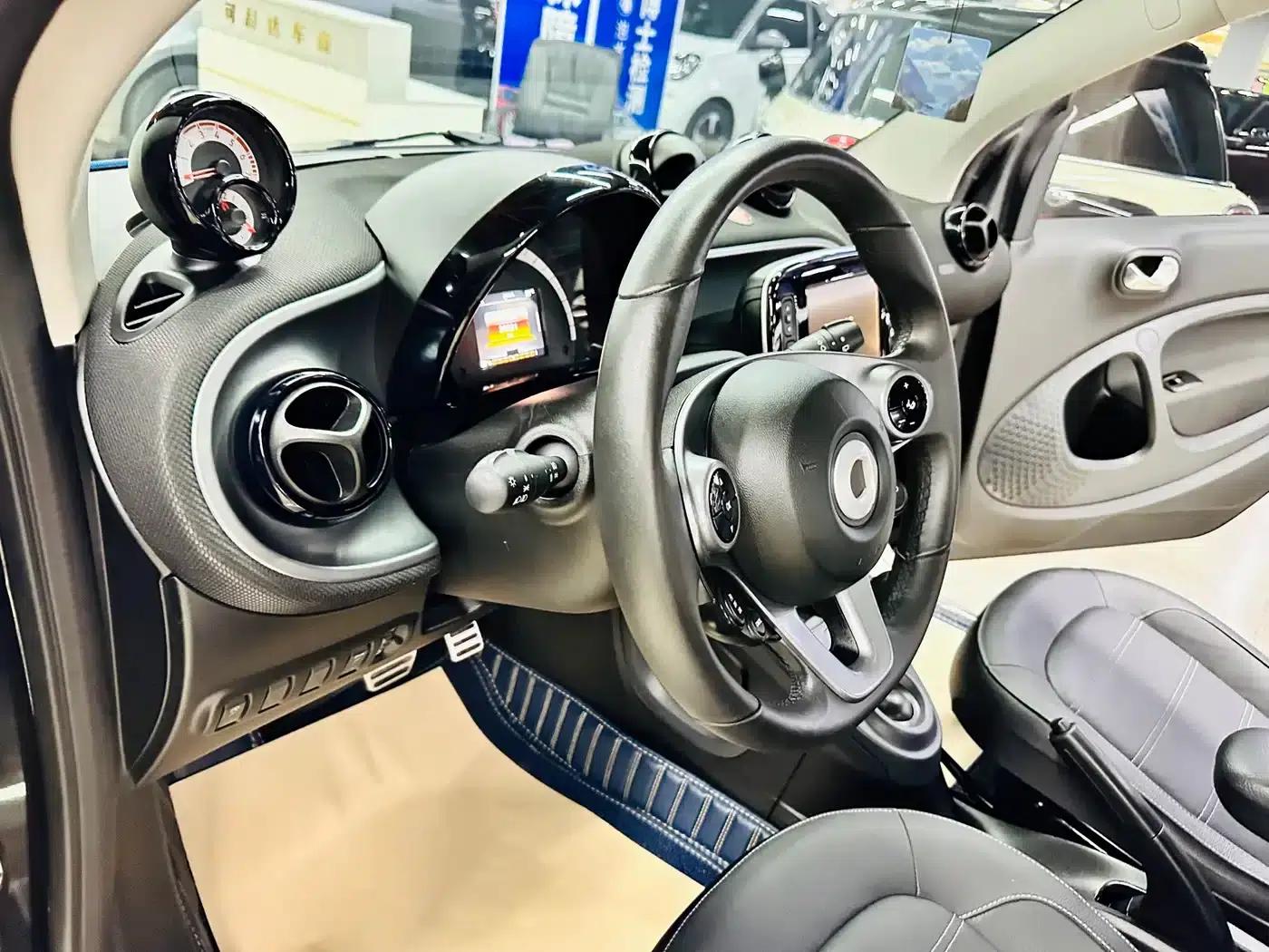 2018 Smart Fortwo 0.9T 66kW Hardtop Pioneer Edition (National V Emission Standard) — миниатюра 18