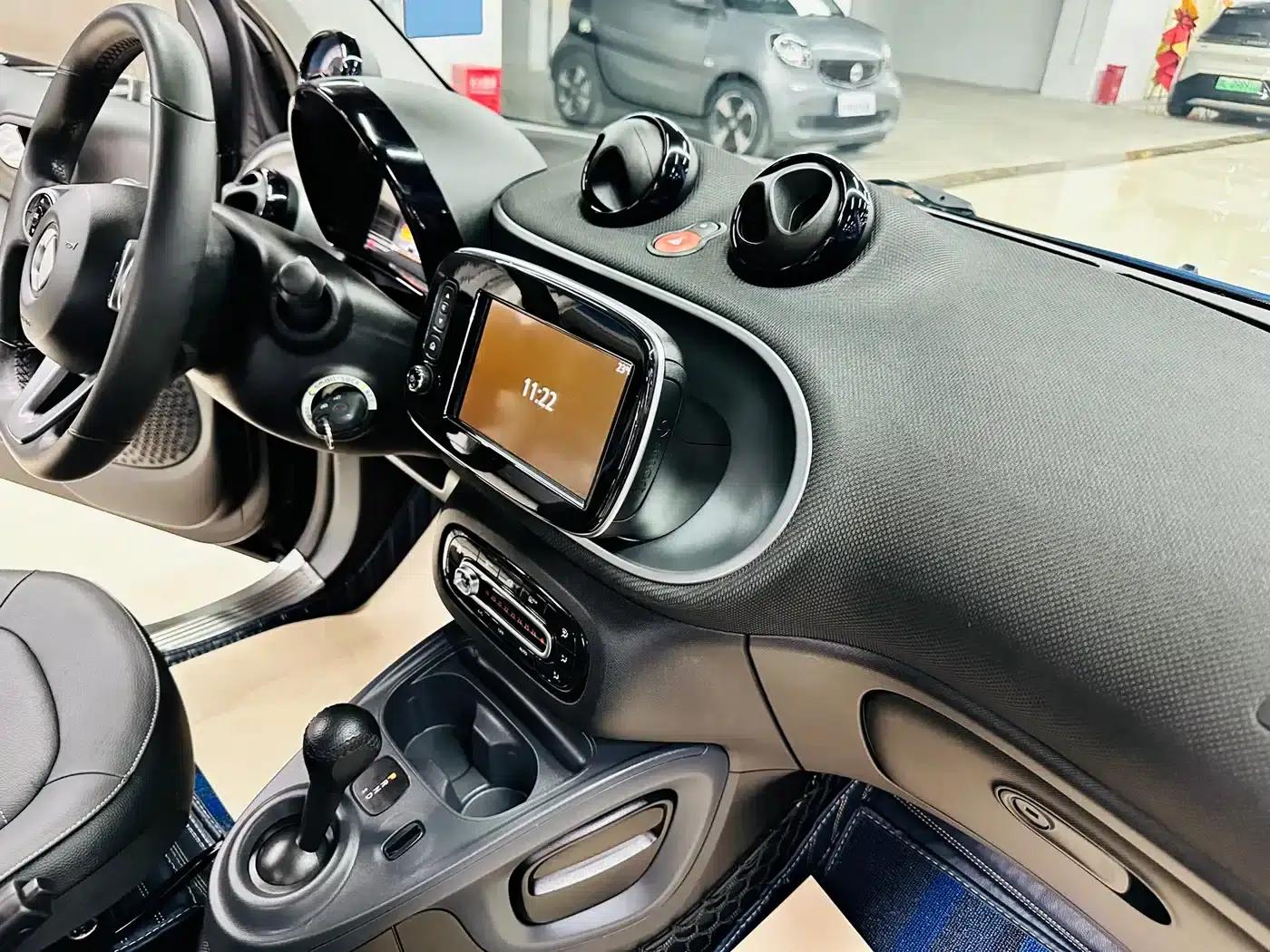 2018 Smart Fortwo 0.9T 66kW Hardtop Pioneer Edition (National V Emission Standard) — миниатюра 26