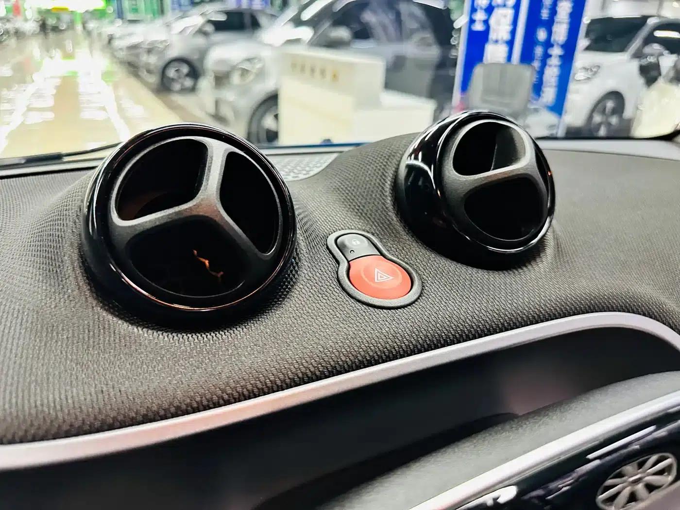 2018 Smart Fortwo 0.9T 66kW Hardtop Pioneer Edition (National V Emission Standard) — миниатюра 37