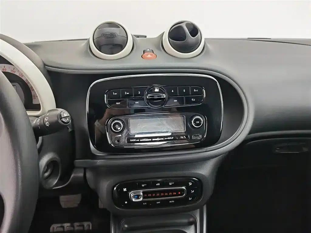 2015 Smart Fortwo 1.0L 52kW Hardtop Dynamic Edition — миниатюра 12
