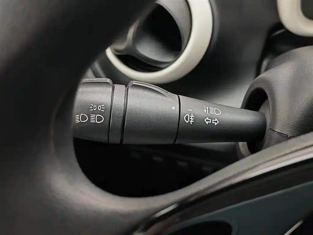 2015 Smart Fortwo 1.0L 52kW Hardtop Dynamic Edition — миниатюра 21