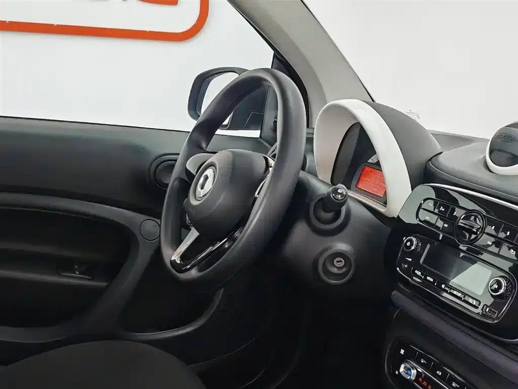 2015 Smart Fortwo 1.0L 52kW Hardtop Dynamic Edition — миниатюра 22