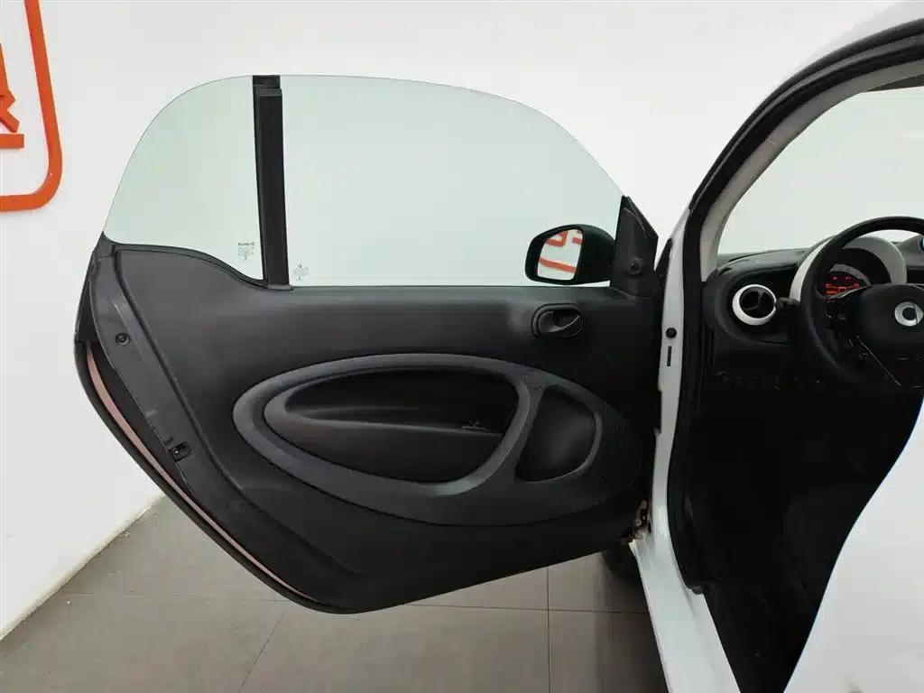 2015 Smart Fortwo 1.0L 52kW Hardtop Dynamic Edition — миниатюра 8