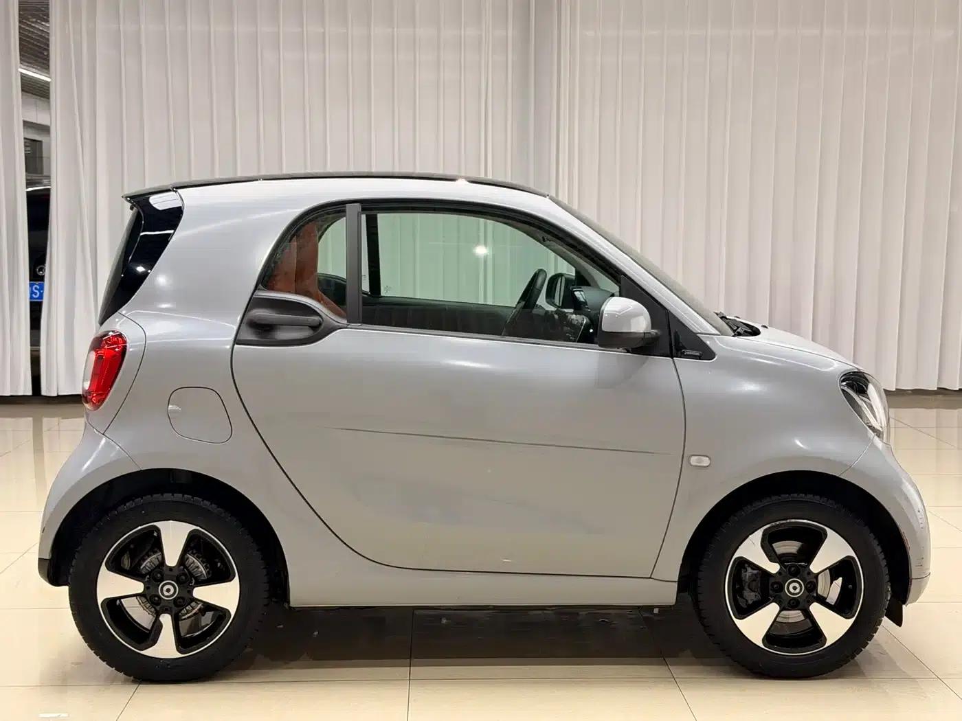 2018 Smart Fortwo 1.0L 52kW Hardtop Passion Edition (National V Emission Standard) — миниатюра 5