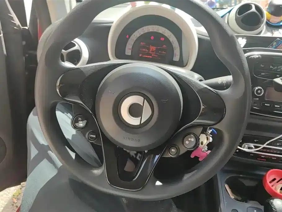 2015 Smart Fortwo 1.0L 52kW Hardtop Dynamic Edition — миниатюра 15