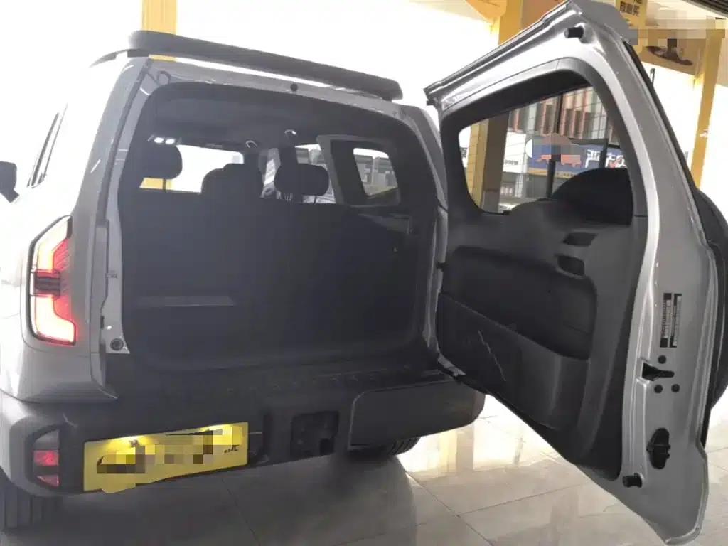 Dark Blue G318 2024 Model, 4WD Air Suspension Version — миниатюра 19