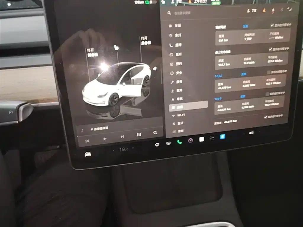 Model 3 2022 Rear-Wheel Drive — миниатюра 13