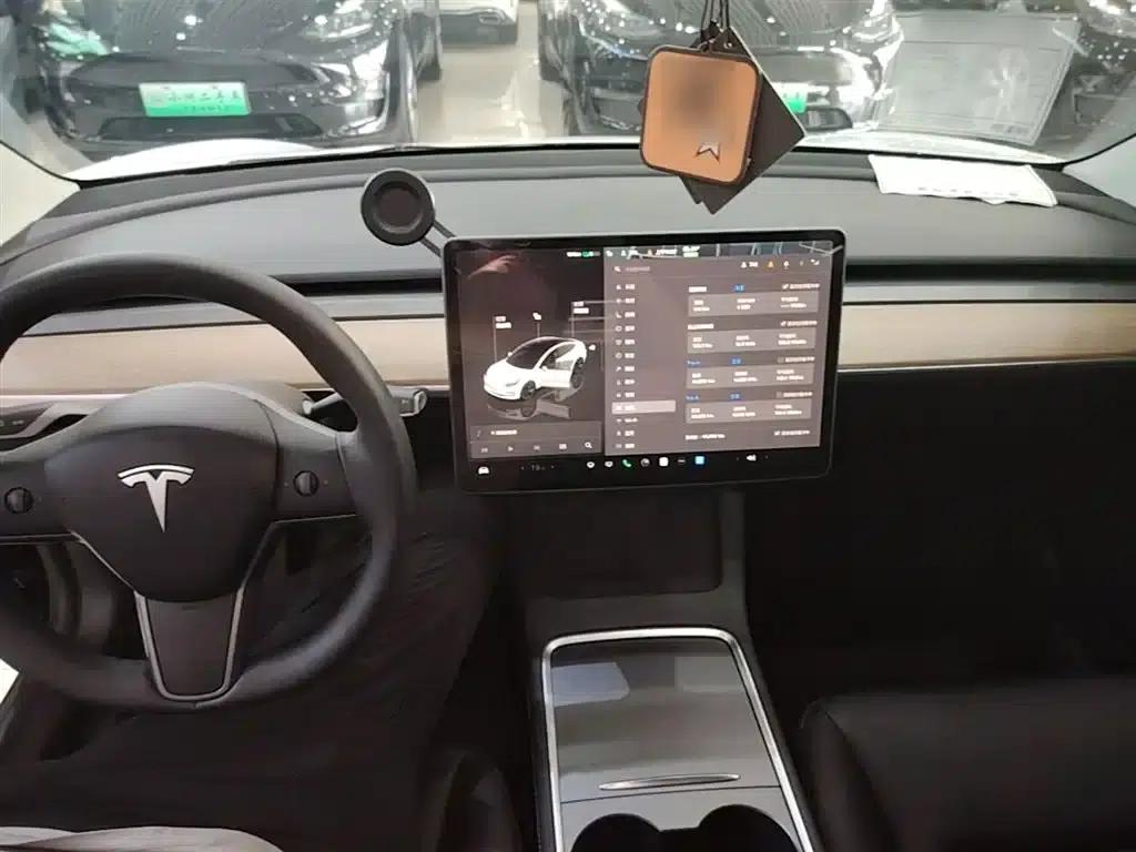 Model 3 2022 Rear-Wheel Drive — миниатюра 10
