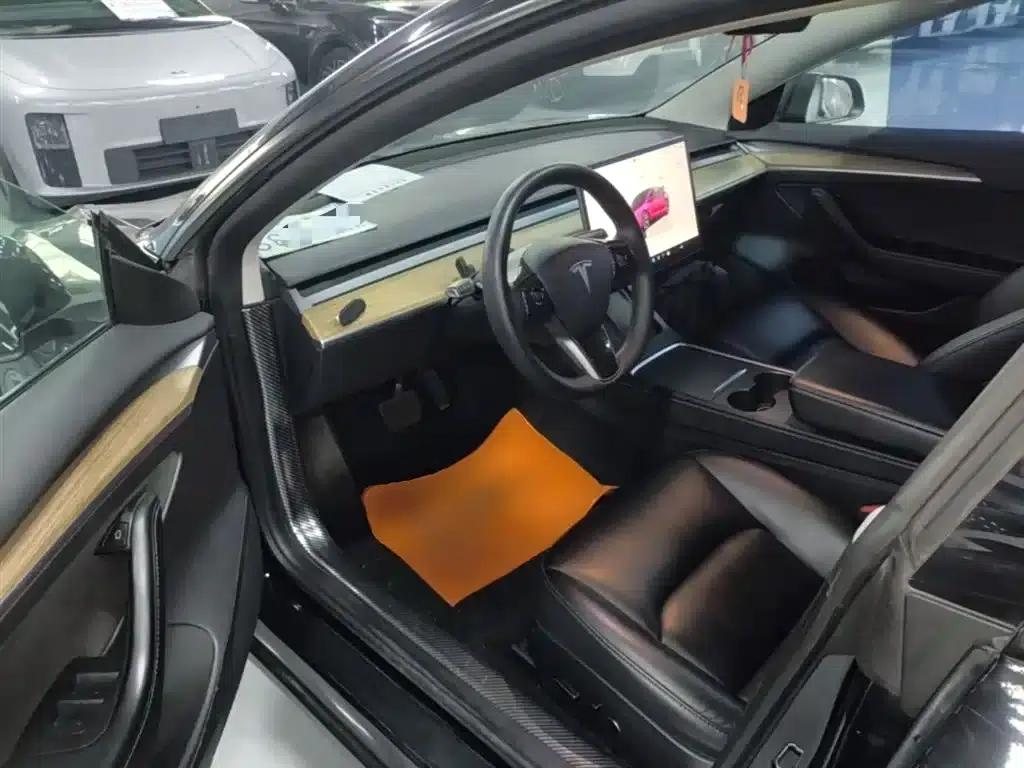Model 3 2022 Rear-Wheel Drive — миниатюра 16