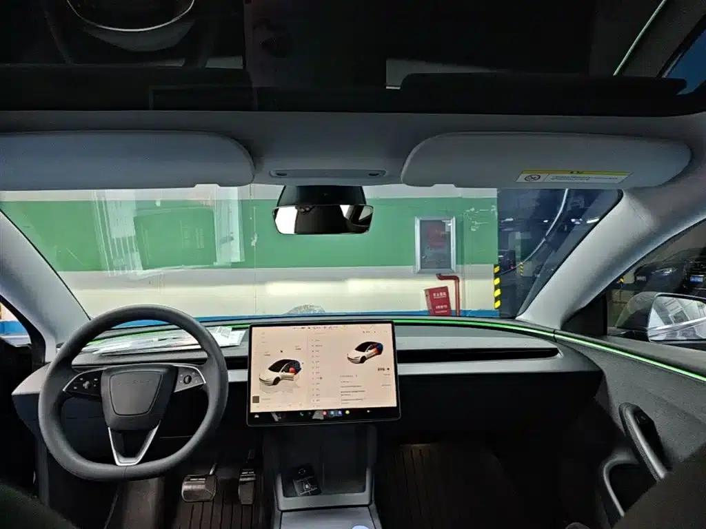 Model 3 2023 Rear-Wheel Drive — миниатюра 18
