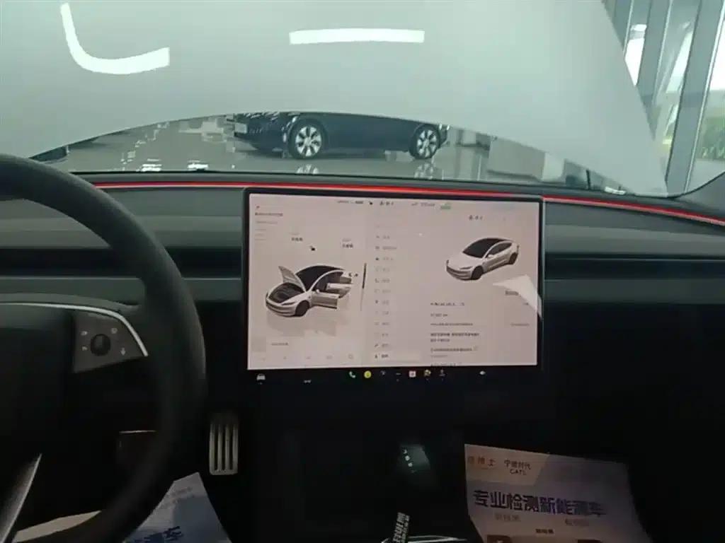 Model 3 2023 Rear-Wheel Drive — миниатюра 13