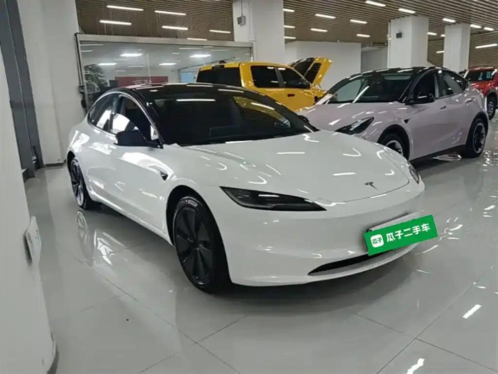 Model 3 2023 Rear-Wheel Drive — миниатюра 4