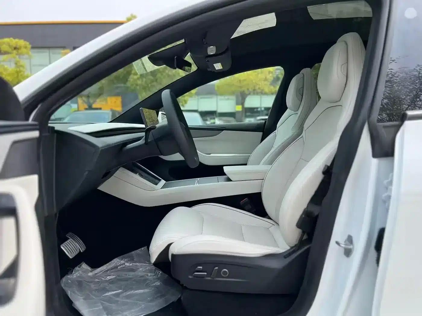 Model Y L 2025 Long Range All-Wheel Drive — миниатюра 4