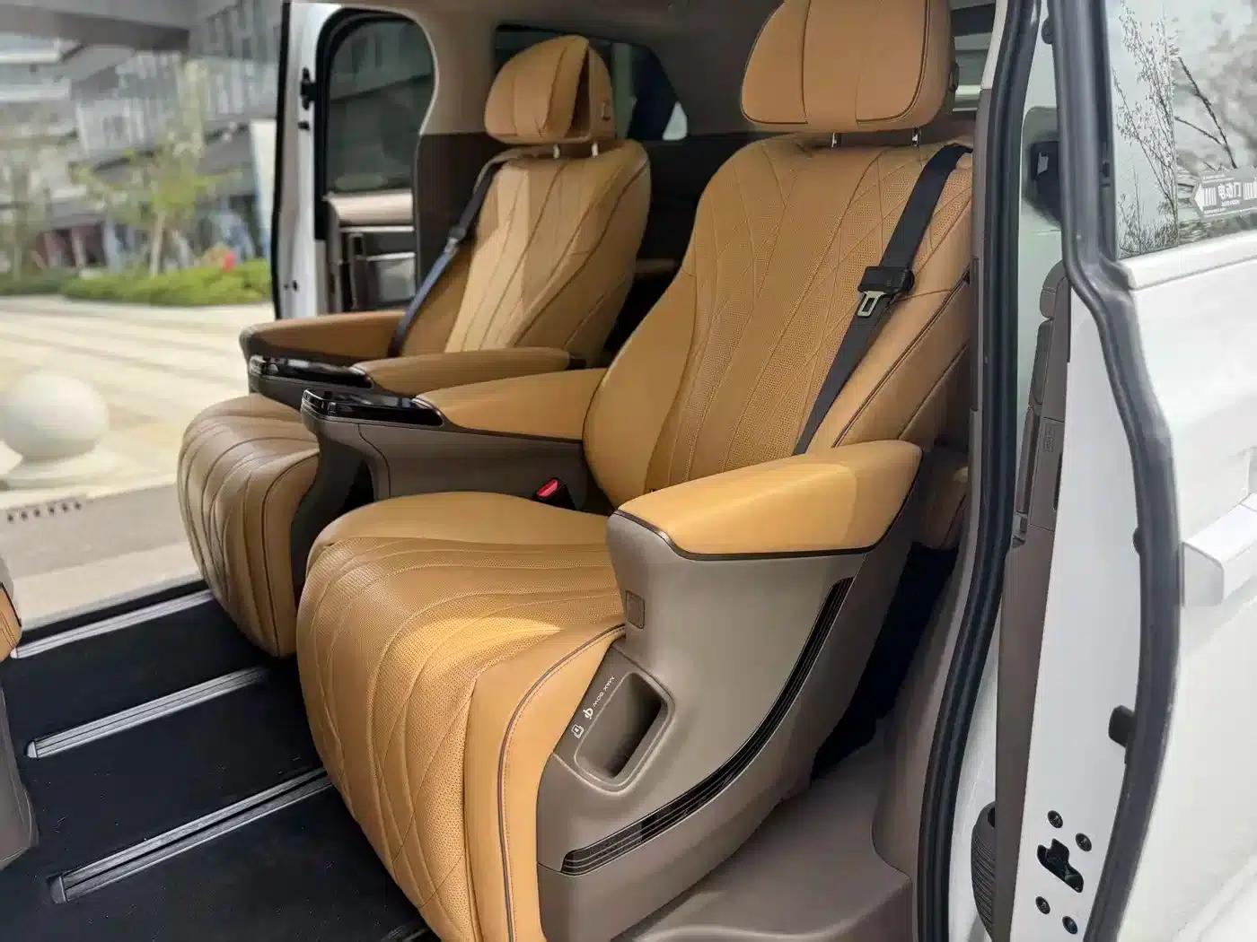 Denza D9 2022 DM-i 1040 Premium — миниатюра 4