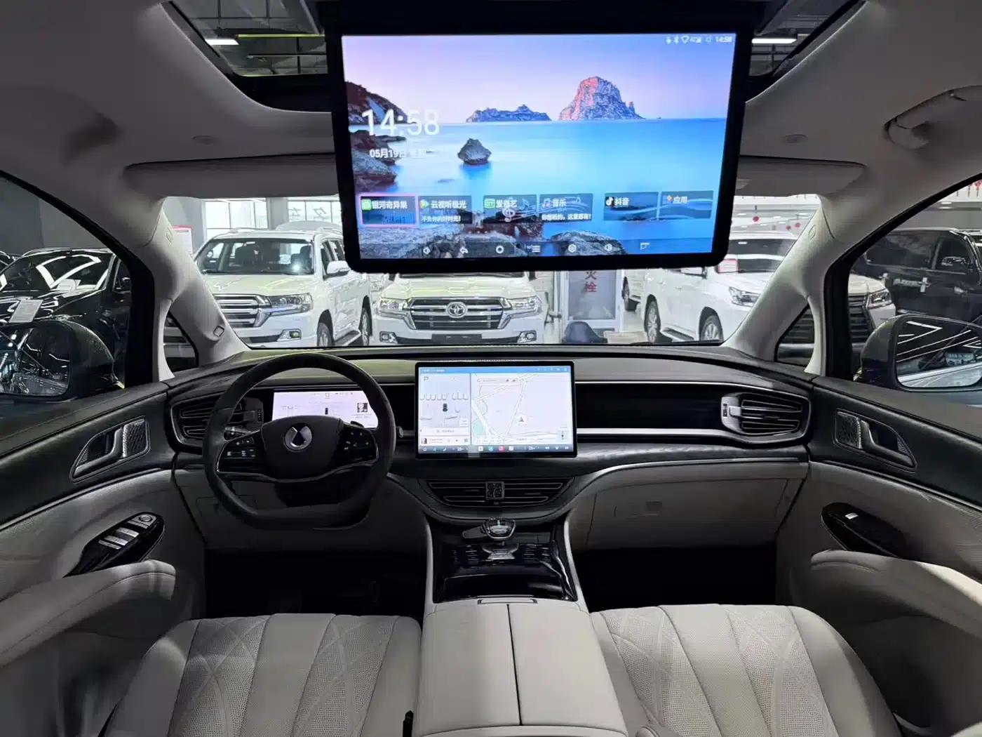 Denza D9 2025 DM-i Smart Driving Edition 1020 AWD Premium — миниатюра 12