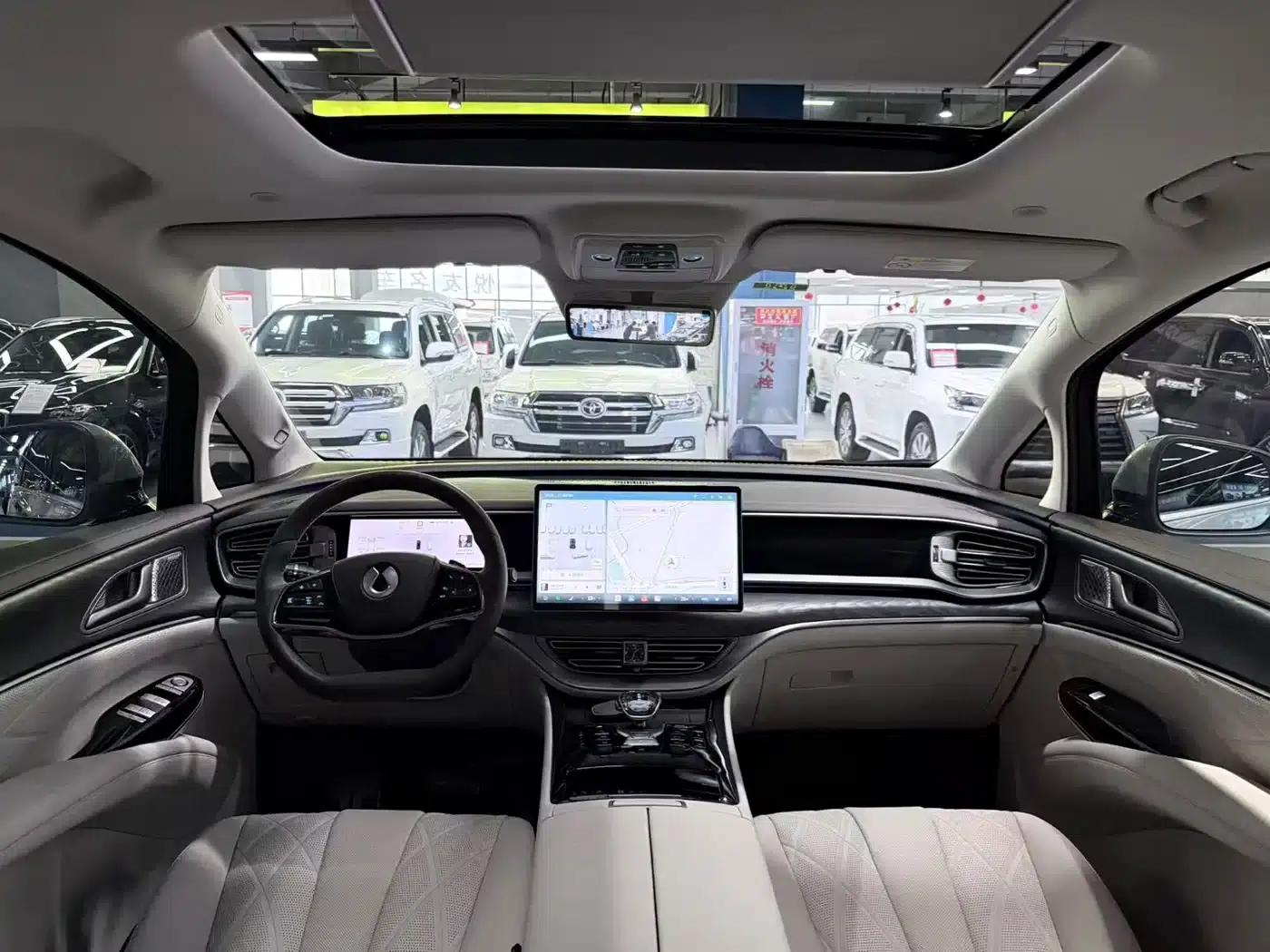 Denza D9 2025 DM-i Smart Driving Edition 1020 AWD Premium — миниатюра 13