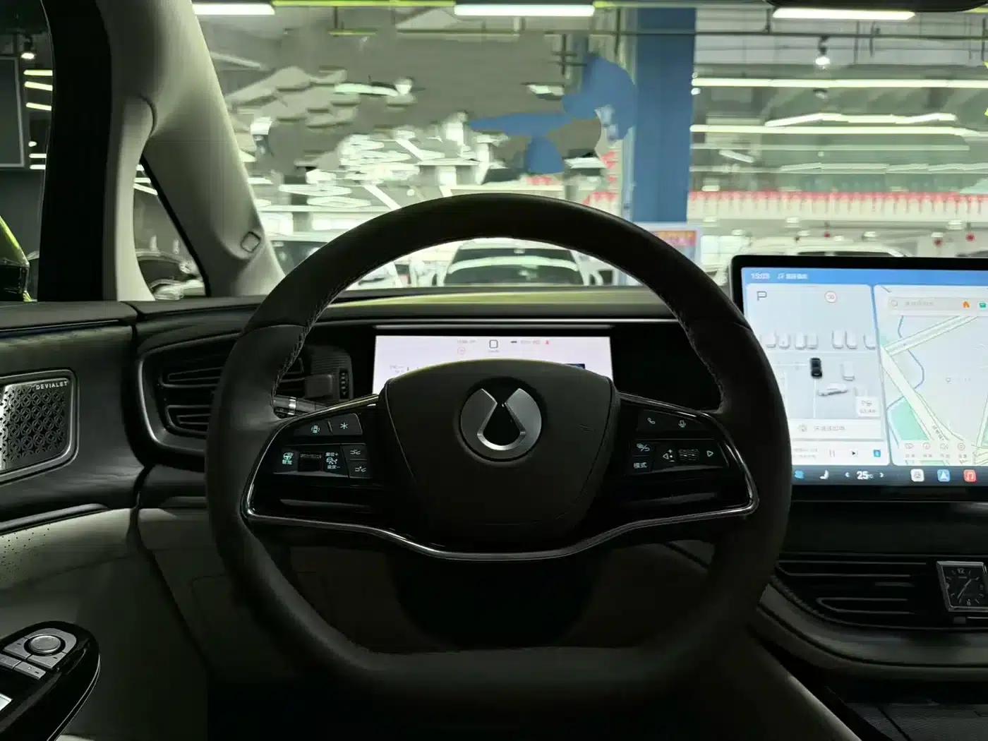 Denza D9 2025 DM-i Smart Driving Edition 1020 AWD Premium — миниатюра 15