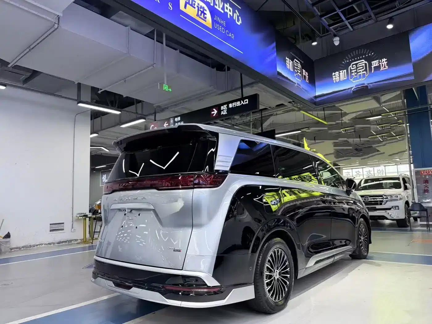 Denza D9 2025 DM-i Smart Driving Edition 1020 AWD Premium — миниатюра 6