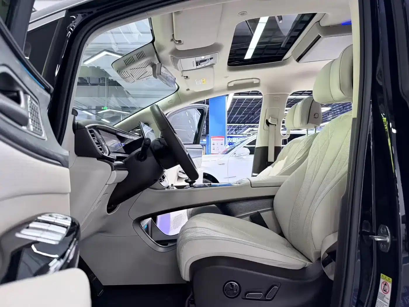 Denza D9 2025 DM-i Smart Driving Edition 1020 AWD Premium — миниатюра 8