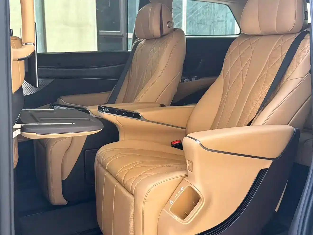 Denza D9 2025 DM-i Smart Driving Edition 1020 AWD Premium — миниатюра 7