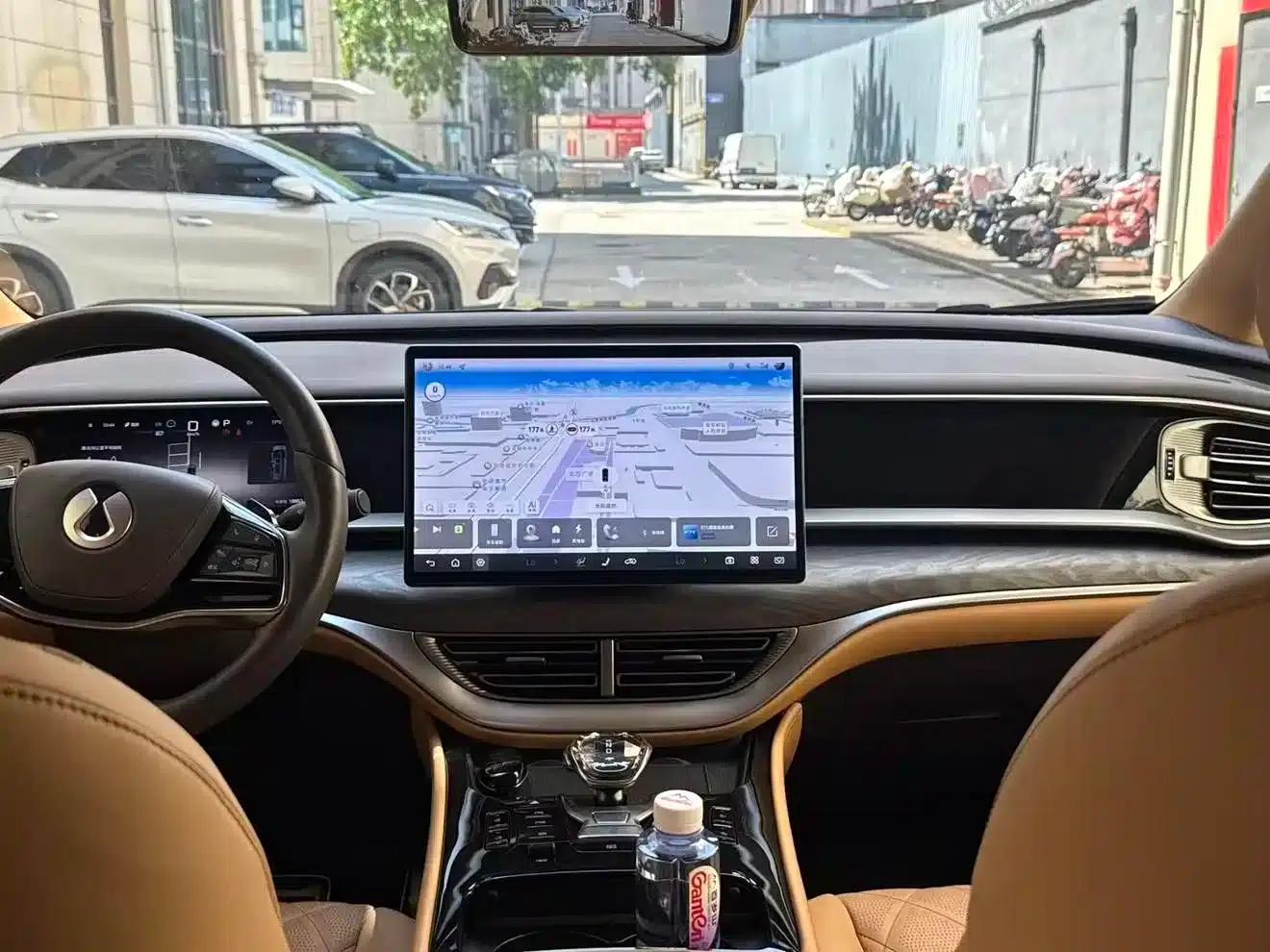 Denza D9 2025 DM-i Smart Driving Edition 1020 AWD Premium — миниатюра 9