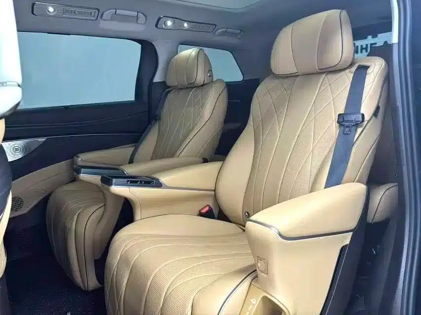 Denza D9 2024 DM-i 980 4WD Premium Edition — миниатюра 6