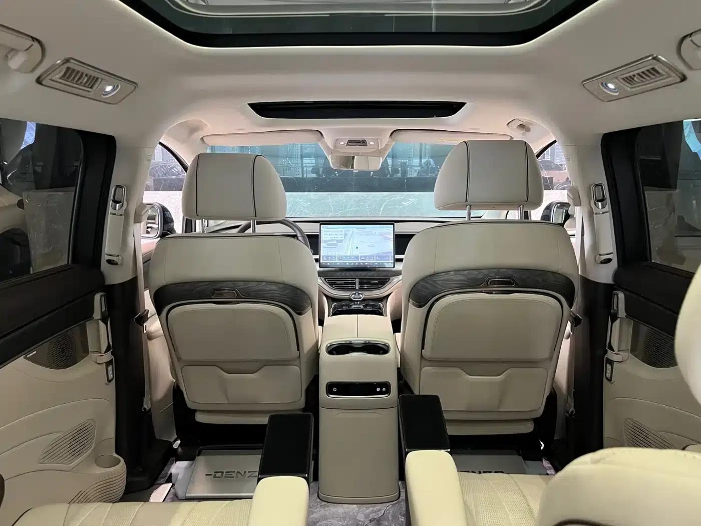 Denza D9 2024 DM-i 1050 Premium Edition — миниатюра 6