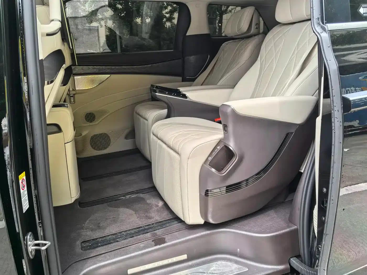 Denza D9 2025 DM-i Smart Driving Edition 1020 AWD Premium — миниатюра 11