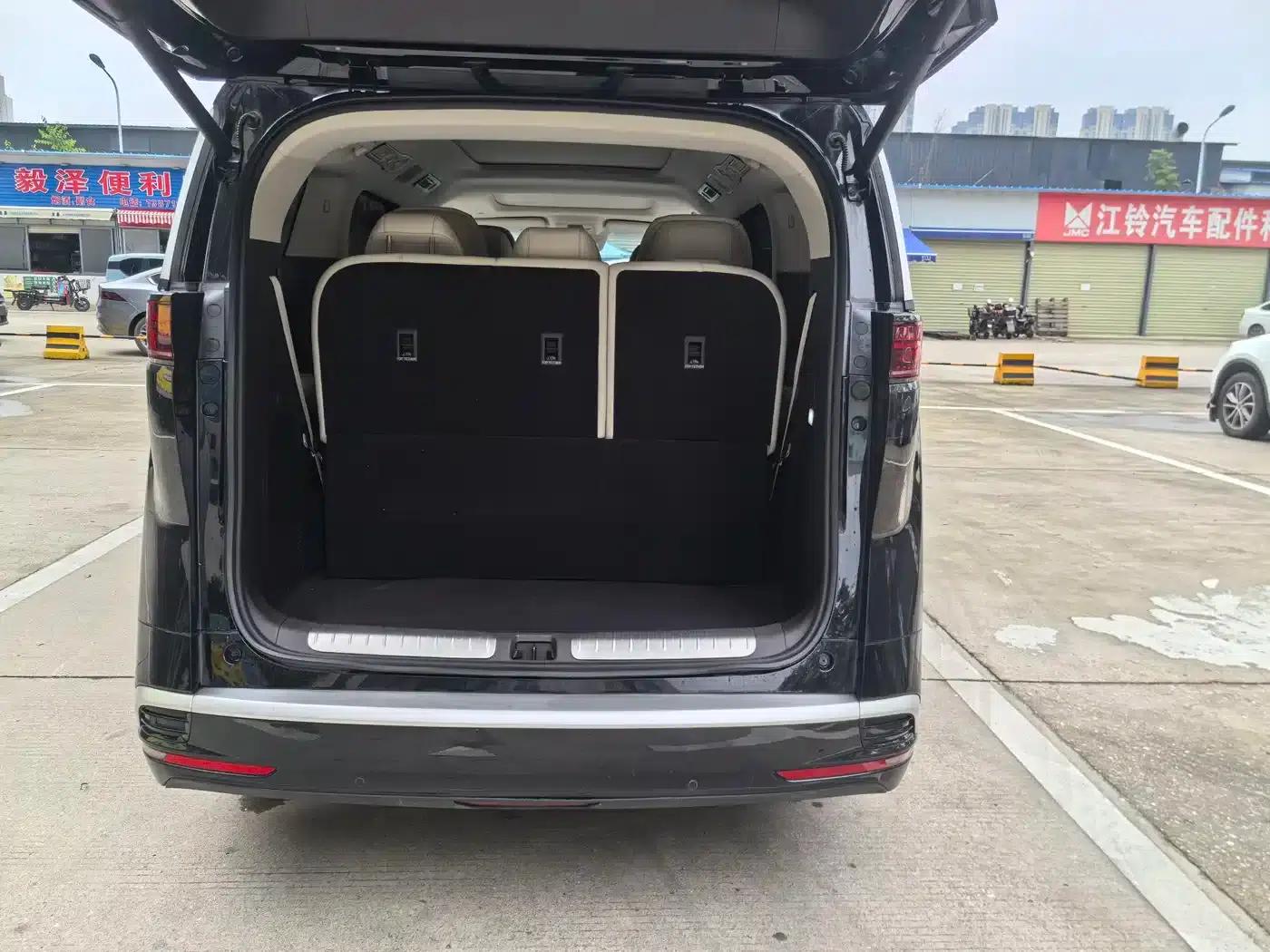 Denza D9 2025 DM-i Smart Driving Edition 1020 AWD Premium — миниатюра 15