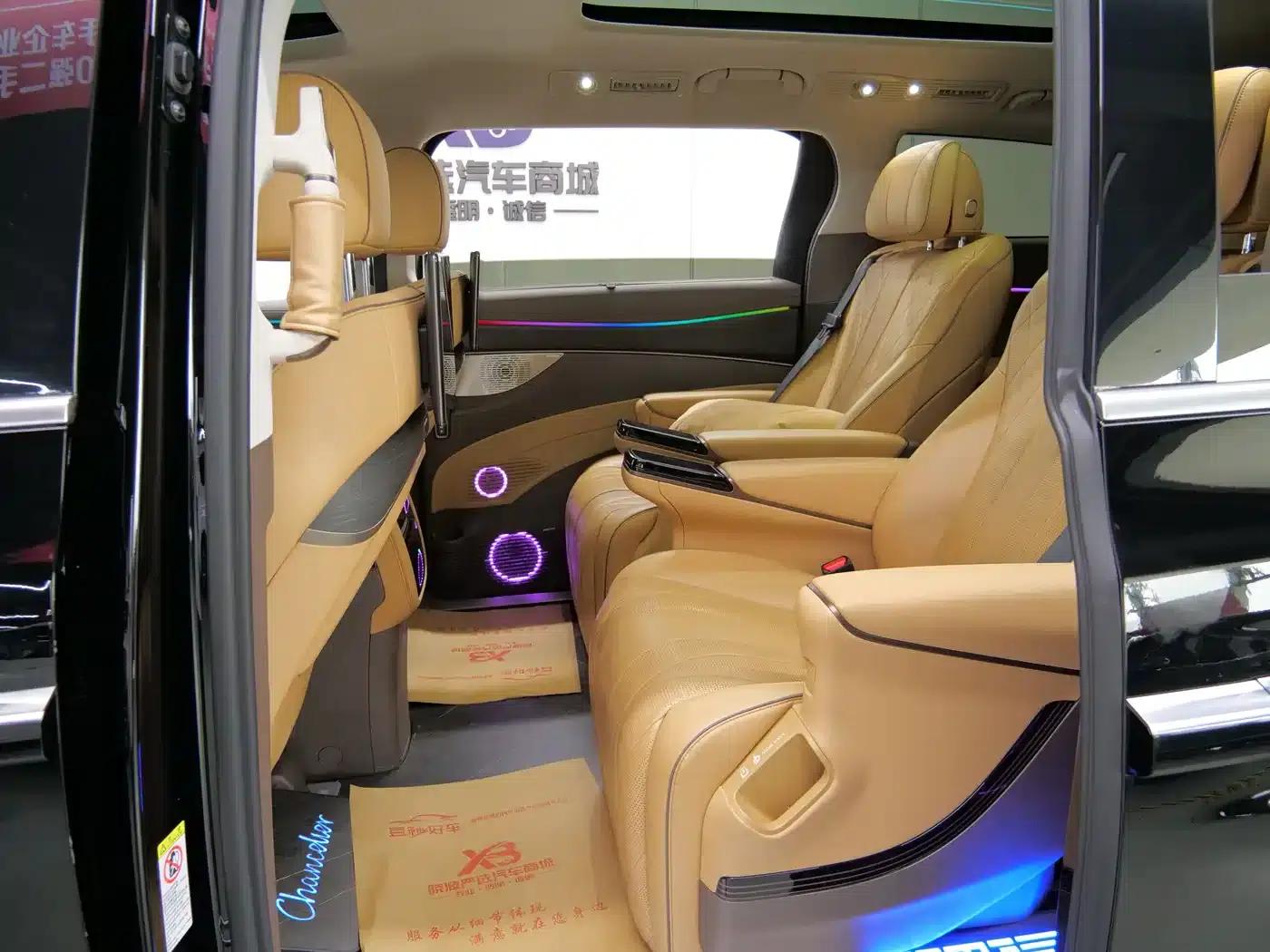 Denza D9 2022 DM-i 970 4WD Premium Edition — миниатюра 11