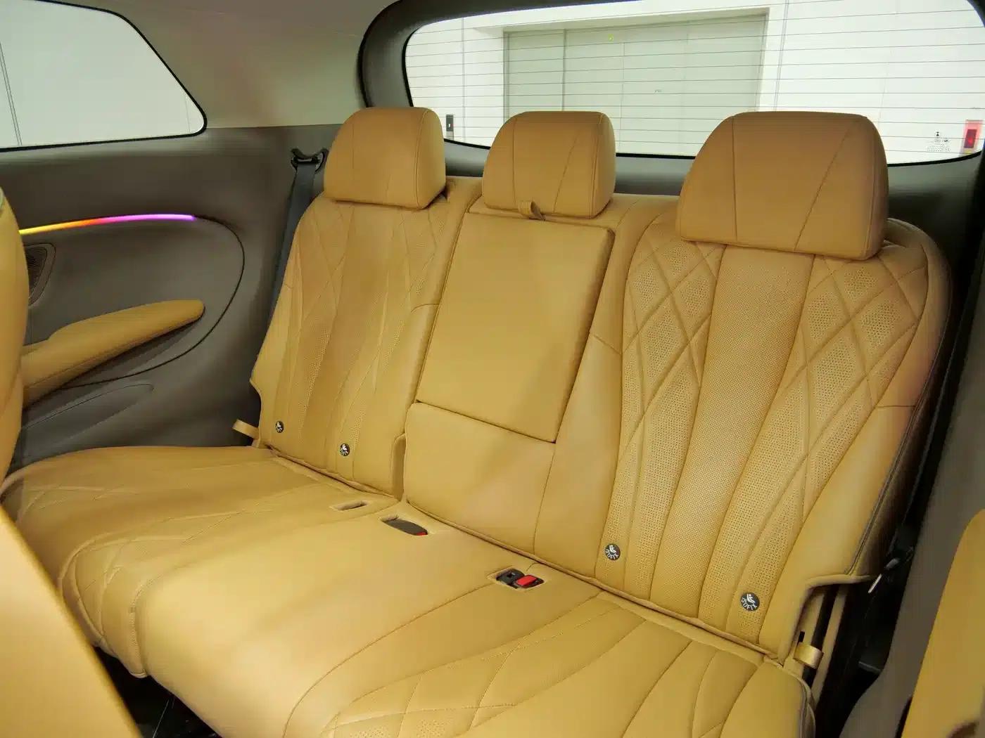Denza D9 2022 DM-i 970 4WD Premium Edition — миниатюра 12