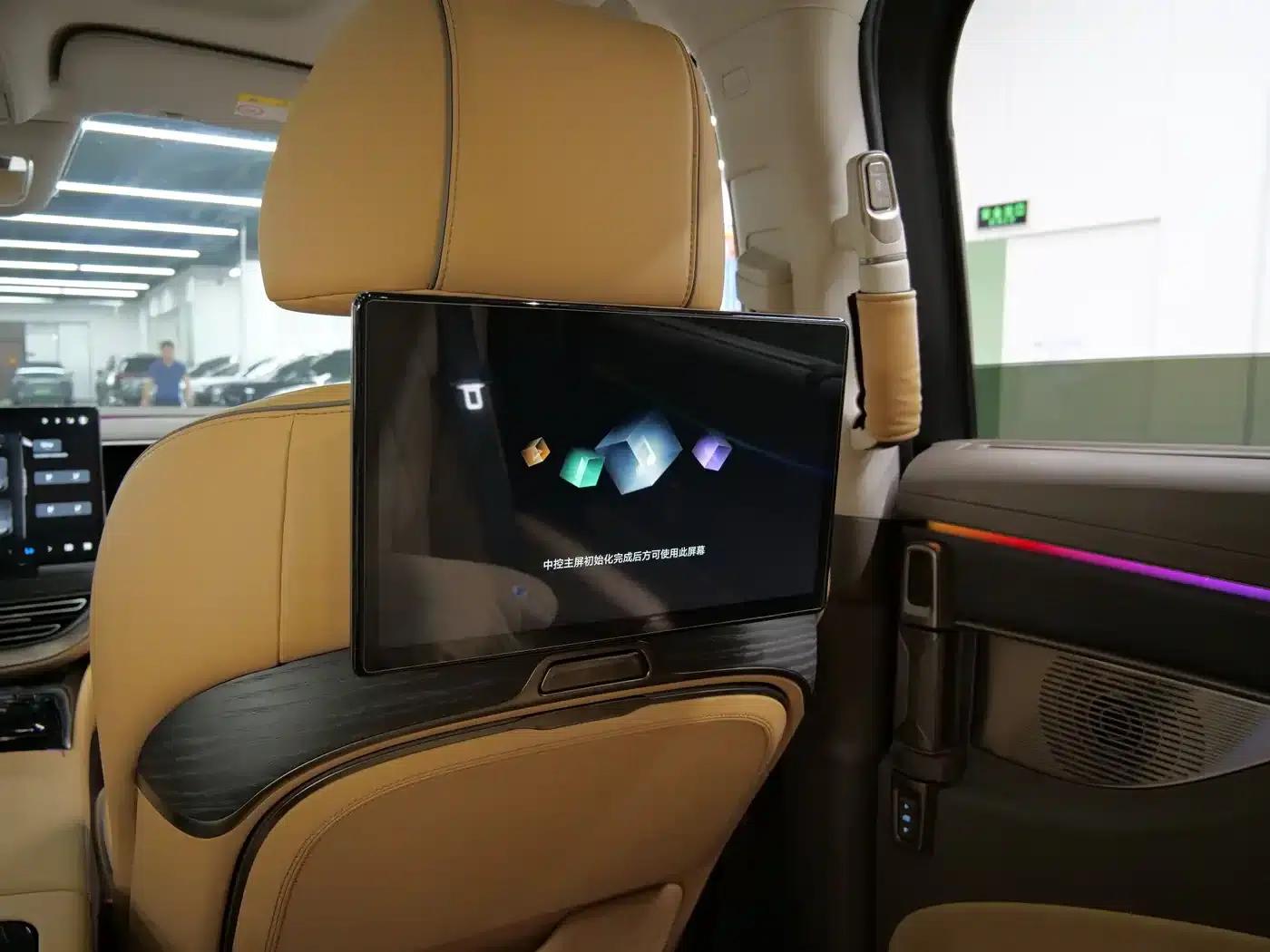 Denza D9 2022 DM-i 970 4WD Premium Edition — миниатюра 13