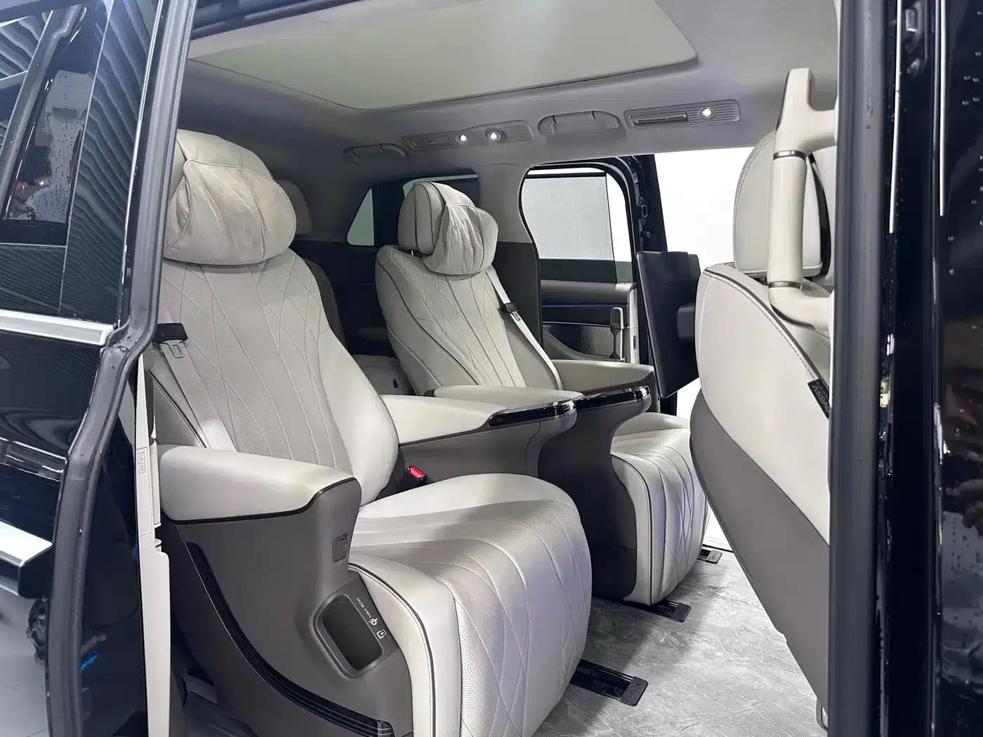 Denza D9 2022 DM-i 970 AWD Flagship Edition — миниатюра 12
