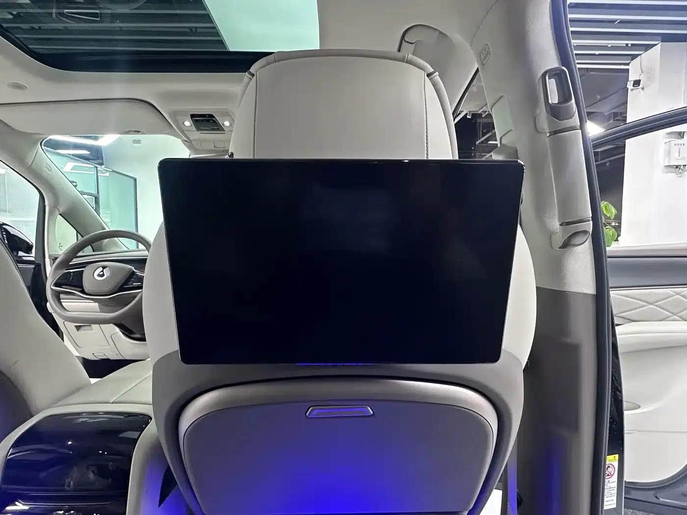 Denza D9 2022 DM-i 970 AWD Flagship Edition — миниатюра 14