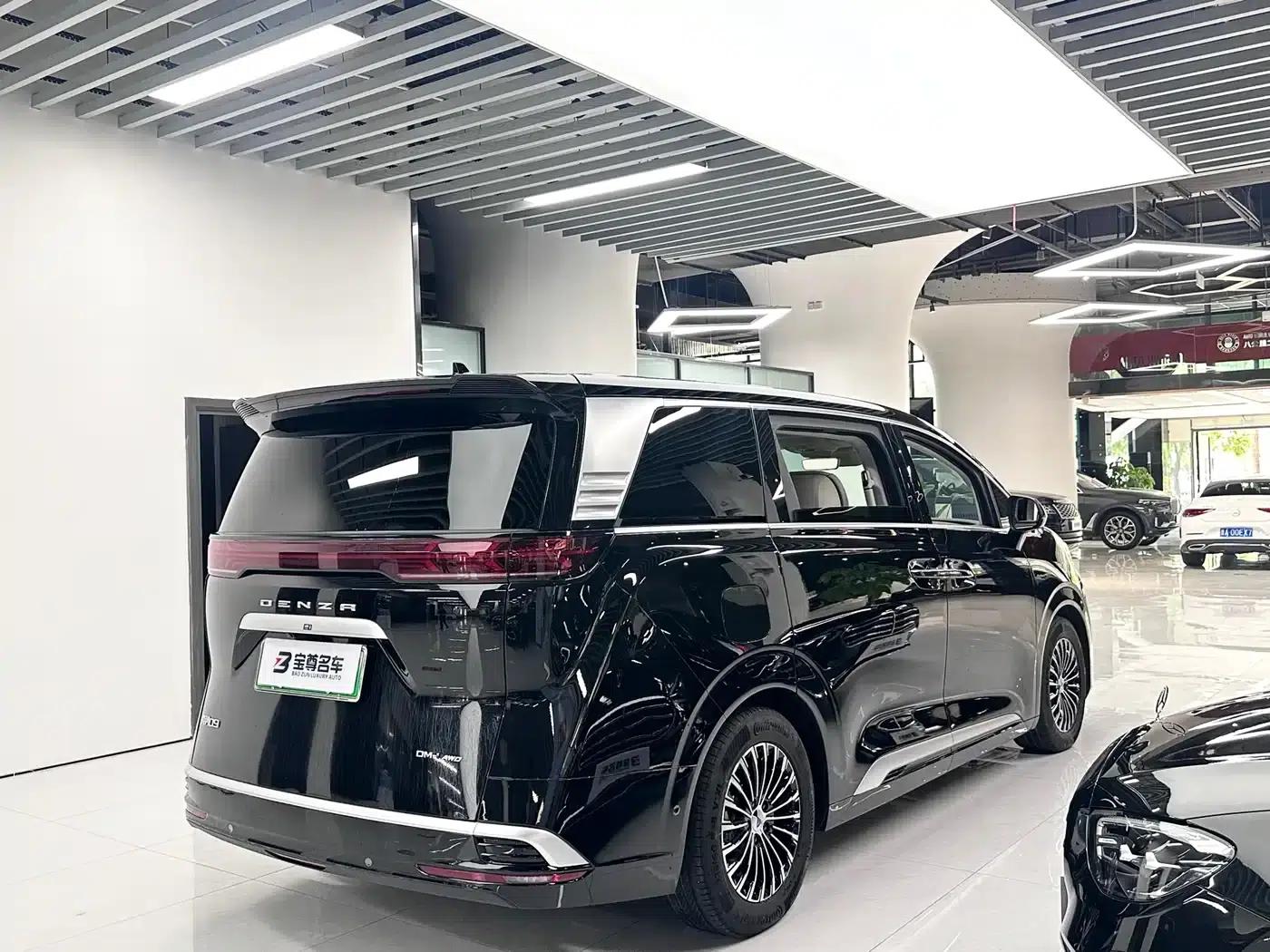 Denza D9 2022 DM-i 970 AWD Flagship Edition — миниатюра 20
