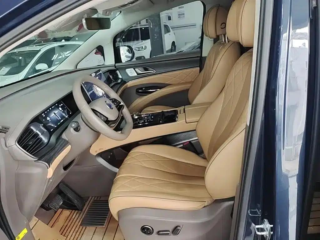 Denza D9 2024 DM-i 980 AWD Flagship — миниатюра 15