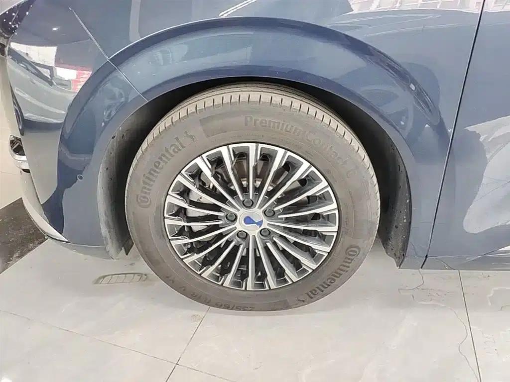 Denza D9 2024 DM-i 980 AWD Flagship — миниатюра 23
