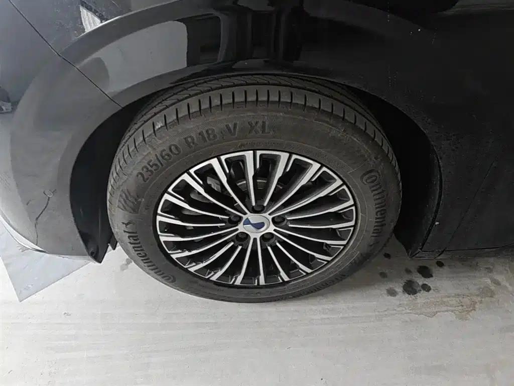 Denza D9 2025 DM-i Smart Driving Edition 1020 AWD Premium — миниатюра 23