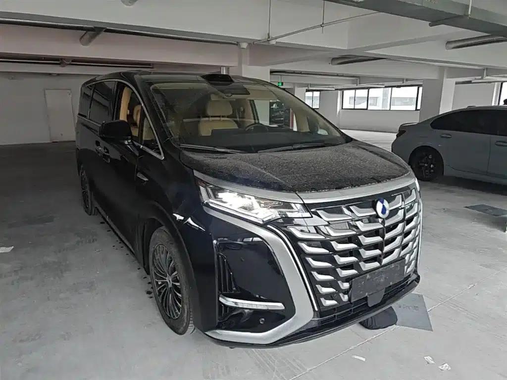Denza D9 2025 DM-i Smart Driving Edition 1020 AWD Premium — миниатюра 4