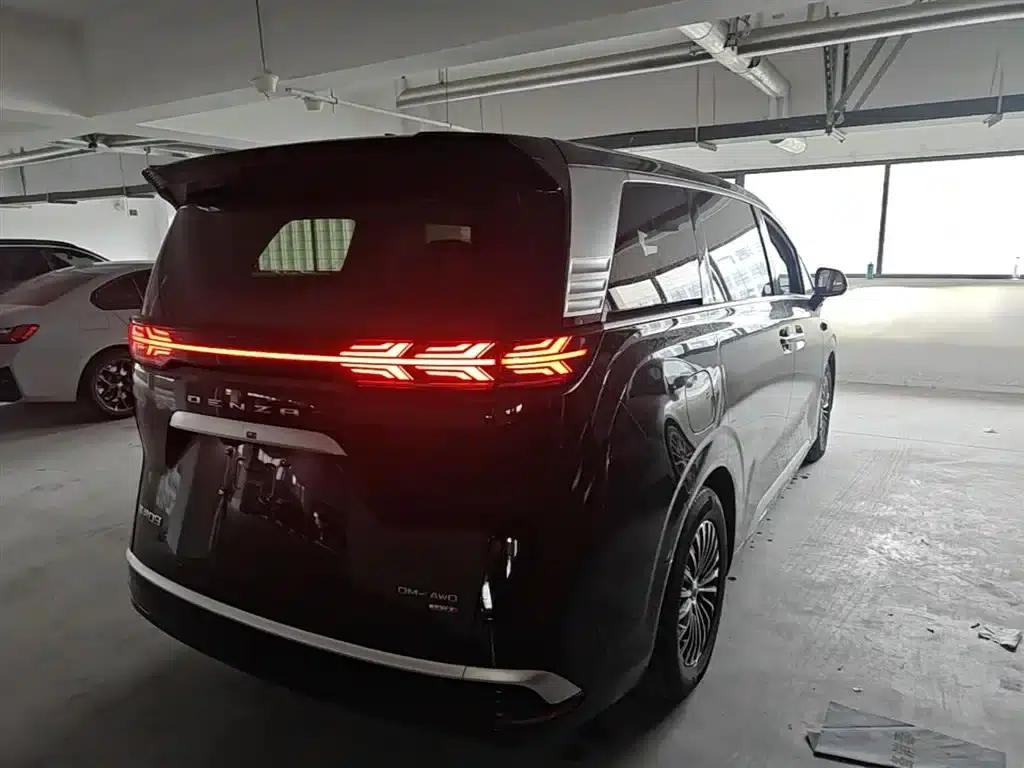 Denza D9 2025 DM-i Smart Driving Edition 1020 AWD Premium — миниатюра 7