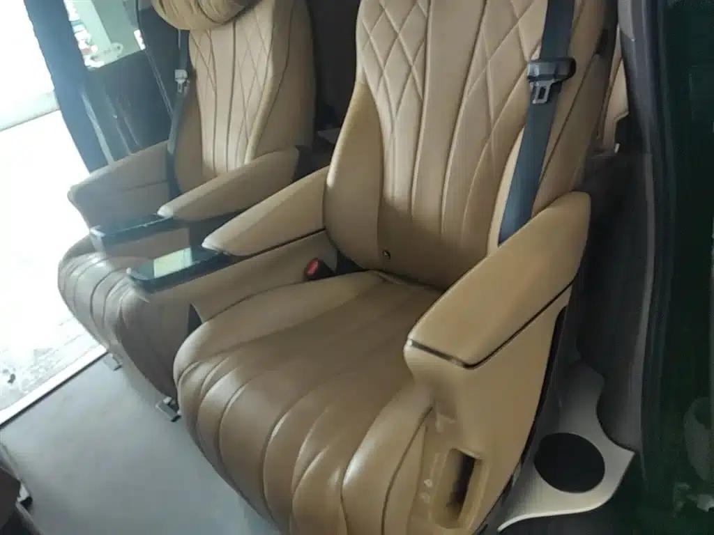 Denza D9 2022 DM-i 970 AWD Flagship Edition — миниатюра 17