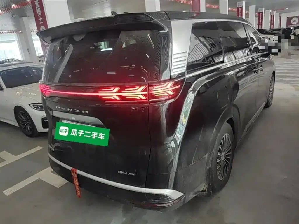 Denza D9 2022 DM-i 970 AWD Flagship Edition — миниатюра 7