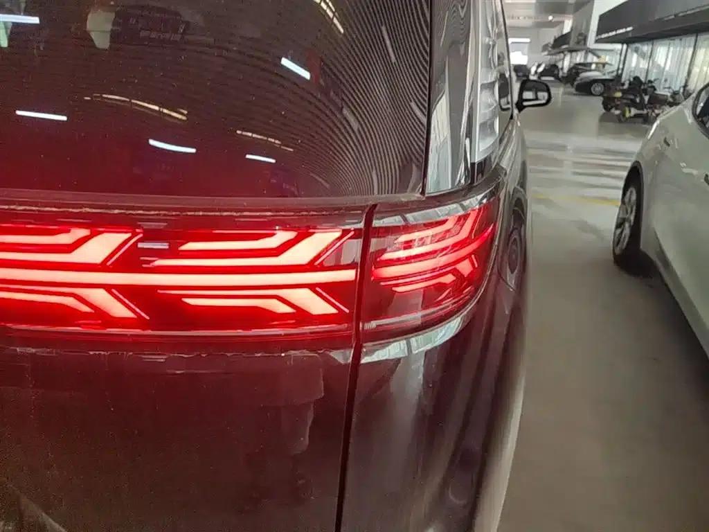 Denza D9 2022 DM-i 970 AWD Flagship Edition — миниатюра 8