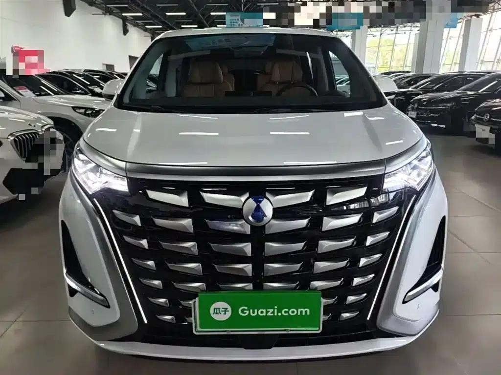 Denza D9 2022 DM-i 970 4WD Premium Edition — миниатюра 3