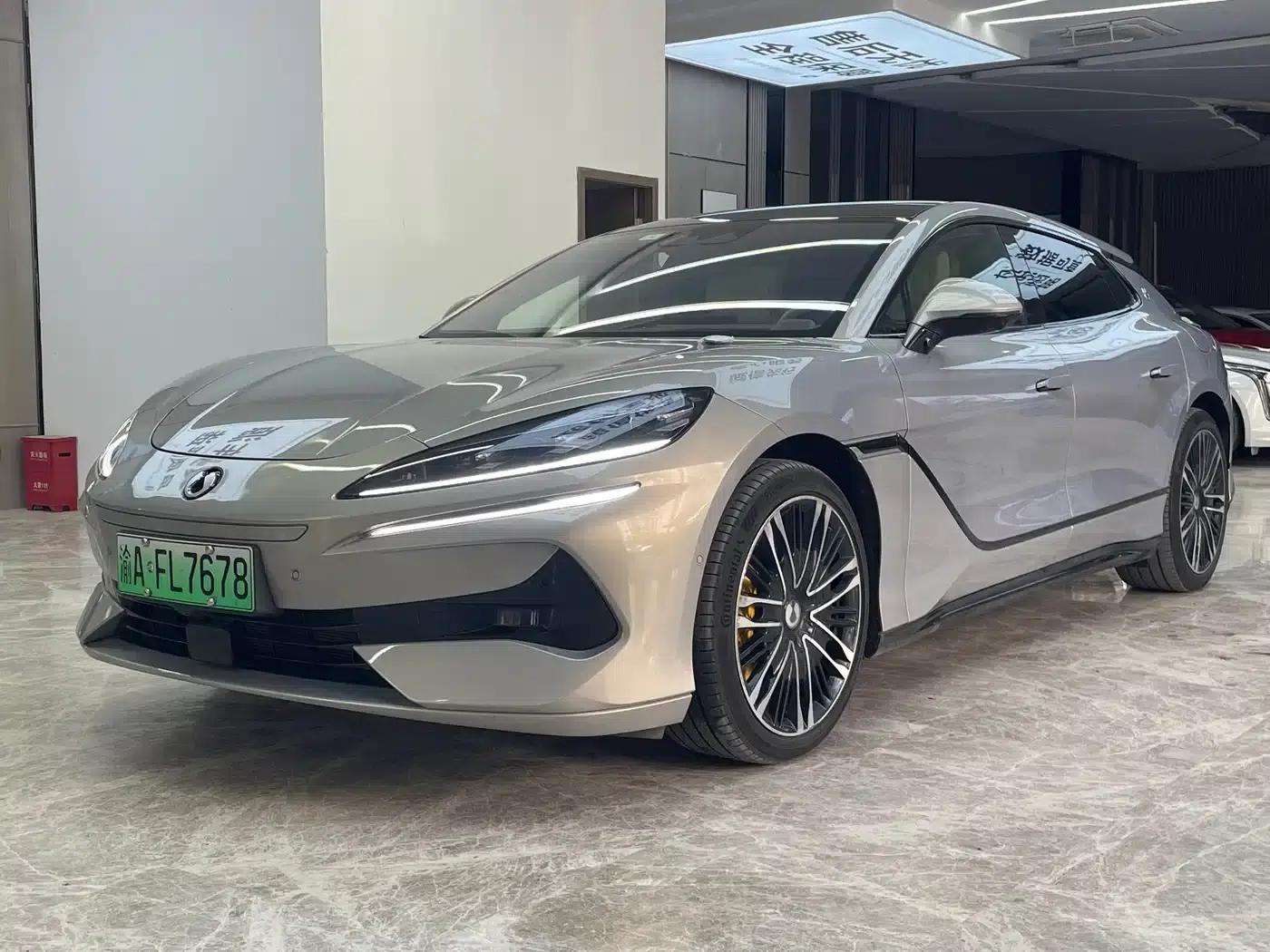 Denza Z9 2024 Model, 1100km Range, 4WD Ultra Edition — миниатюра 1