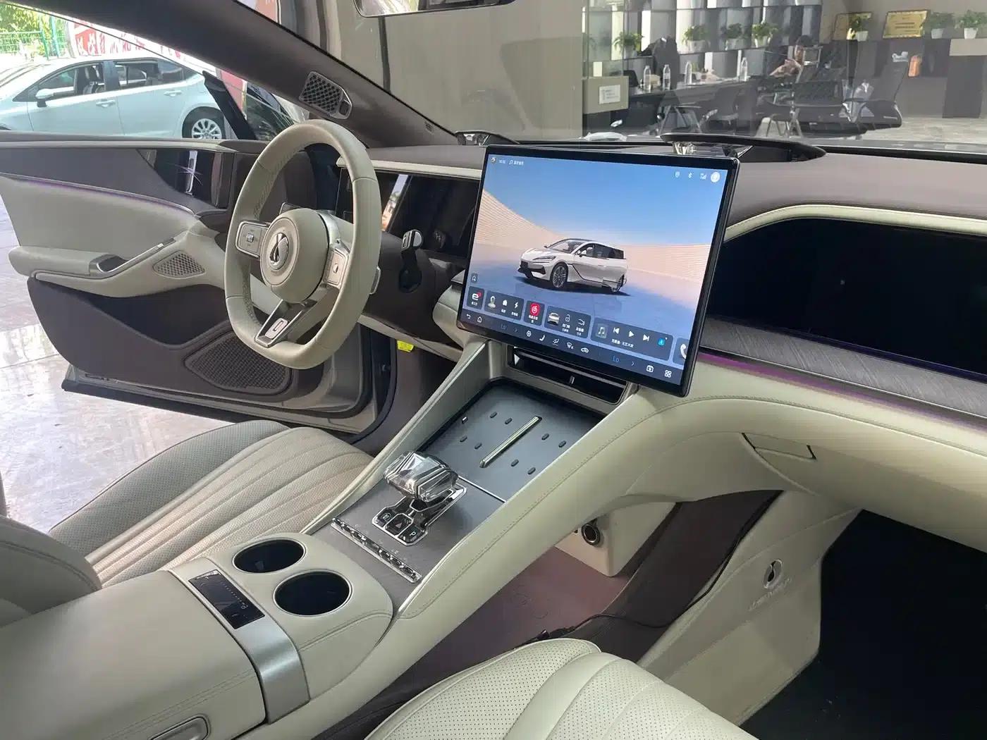 Denza Z9 2024 Model, 1100km Range, 4WD Ultra Edition — миниатюра 12