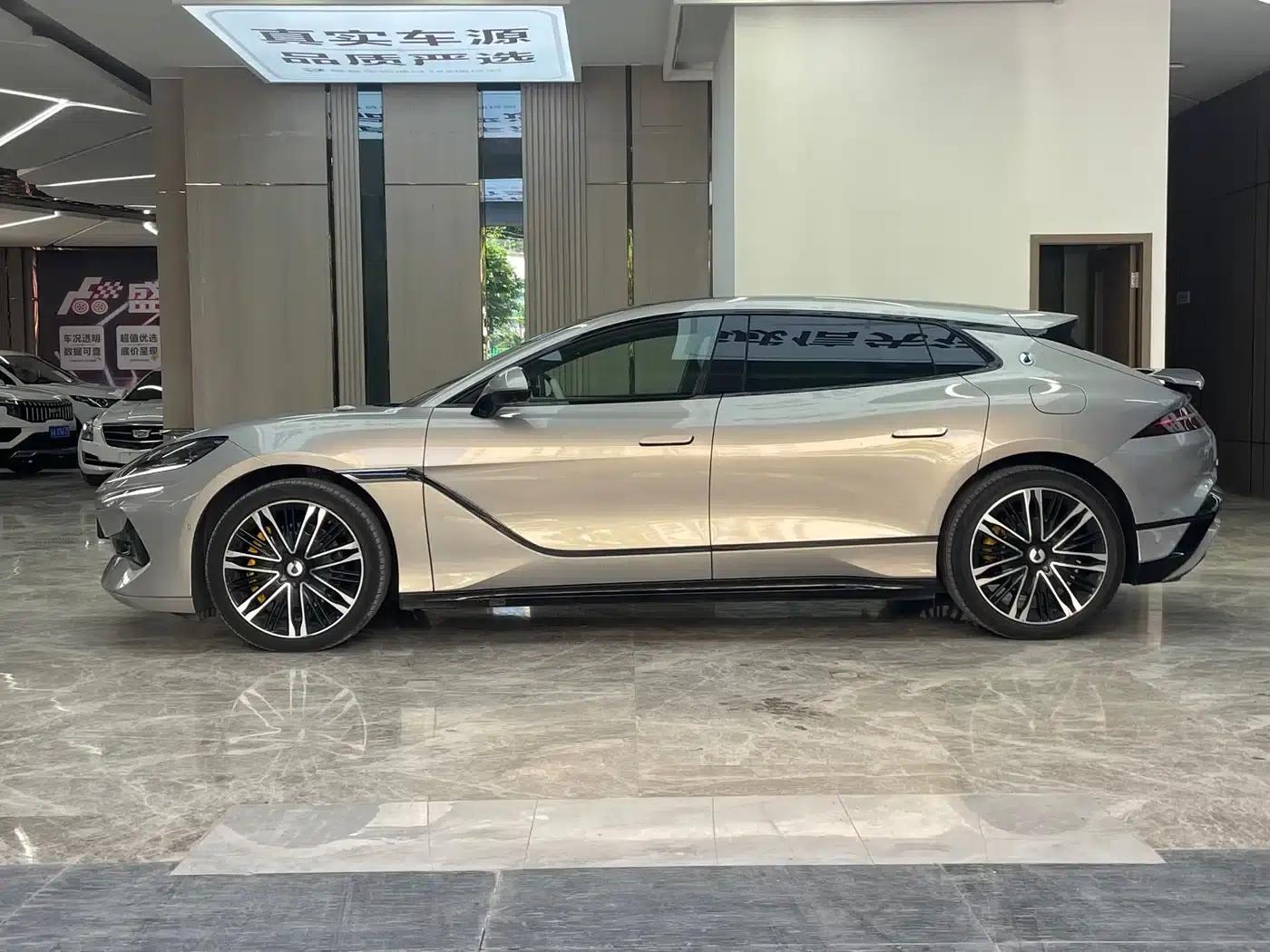 Denza Z9 2024 Model, 1100km Range, 4WD Ultra Edition — миниатюра 4