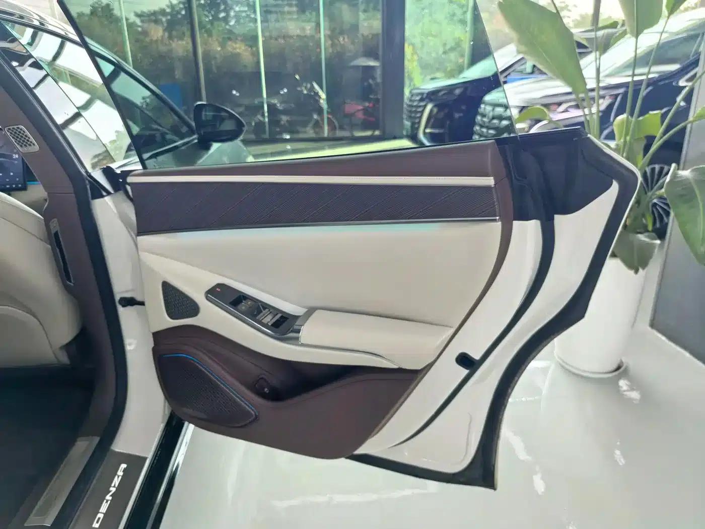 Denza Z9 GT 2024 1100 AWD Ultra Edition — миниатюра 16