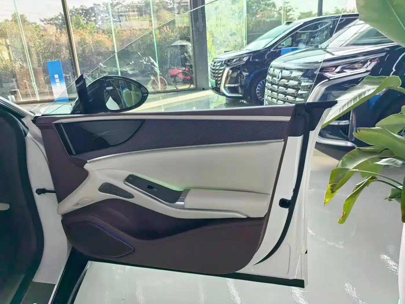 Denza Z9 GT 2024 1100 AWD Ultra Edition — миниатюра 18